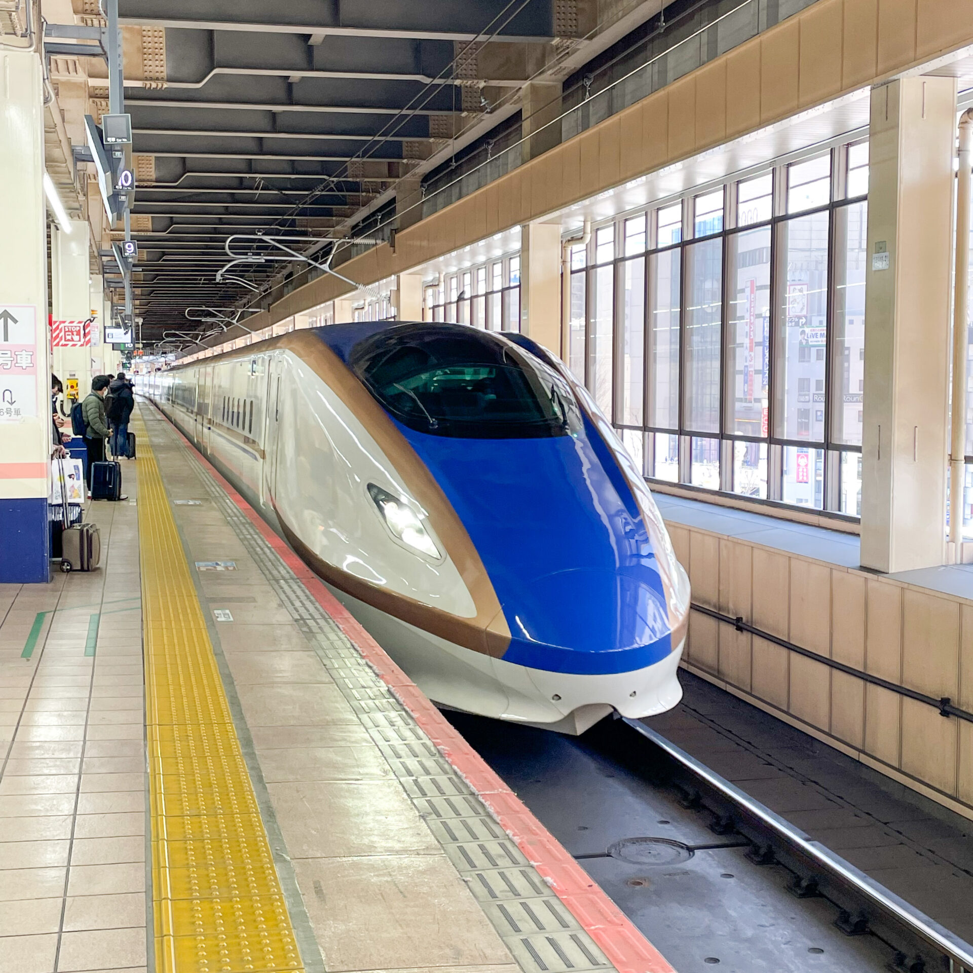 新幹線E7系大宮駅にて