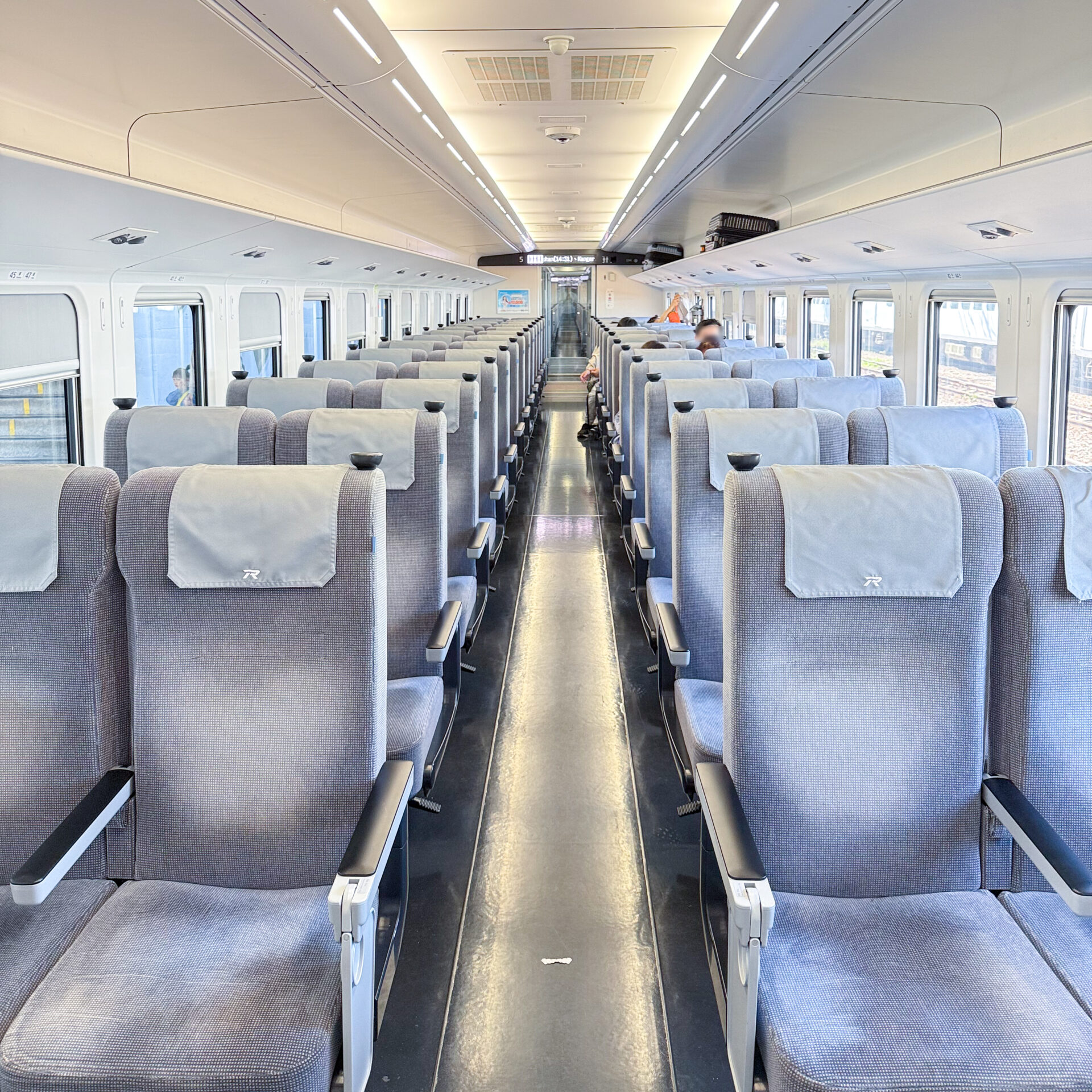 新自強号普通車車内