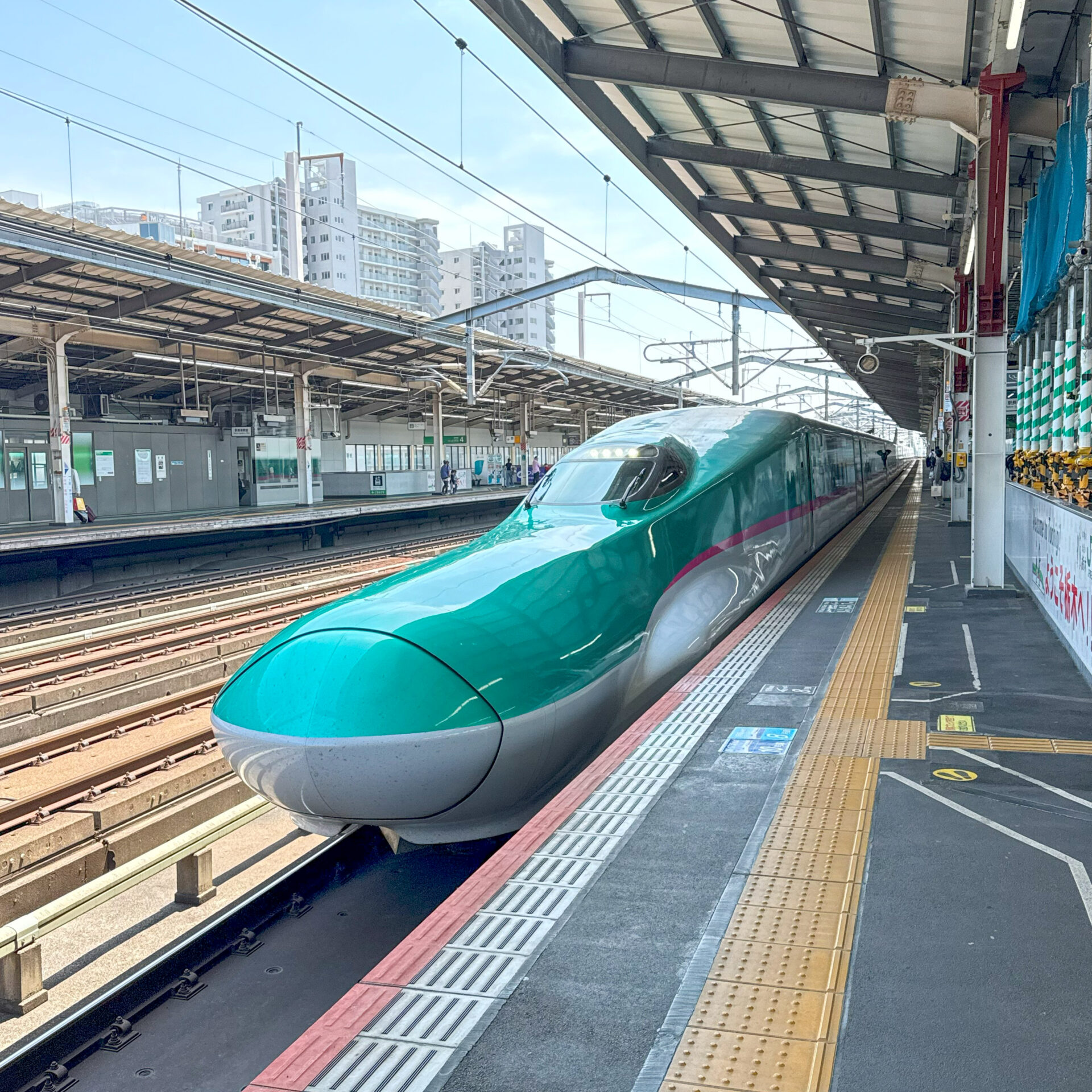 新幹線E5系宇都宮駅にて