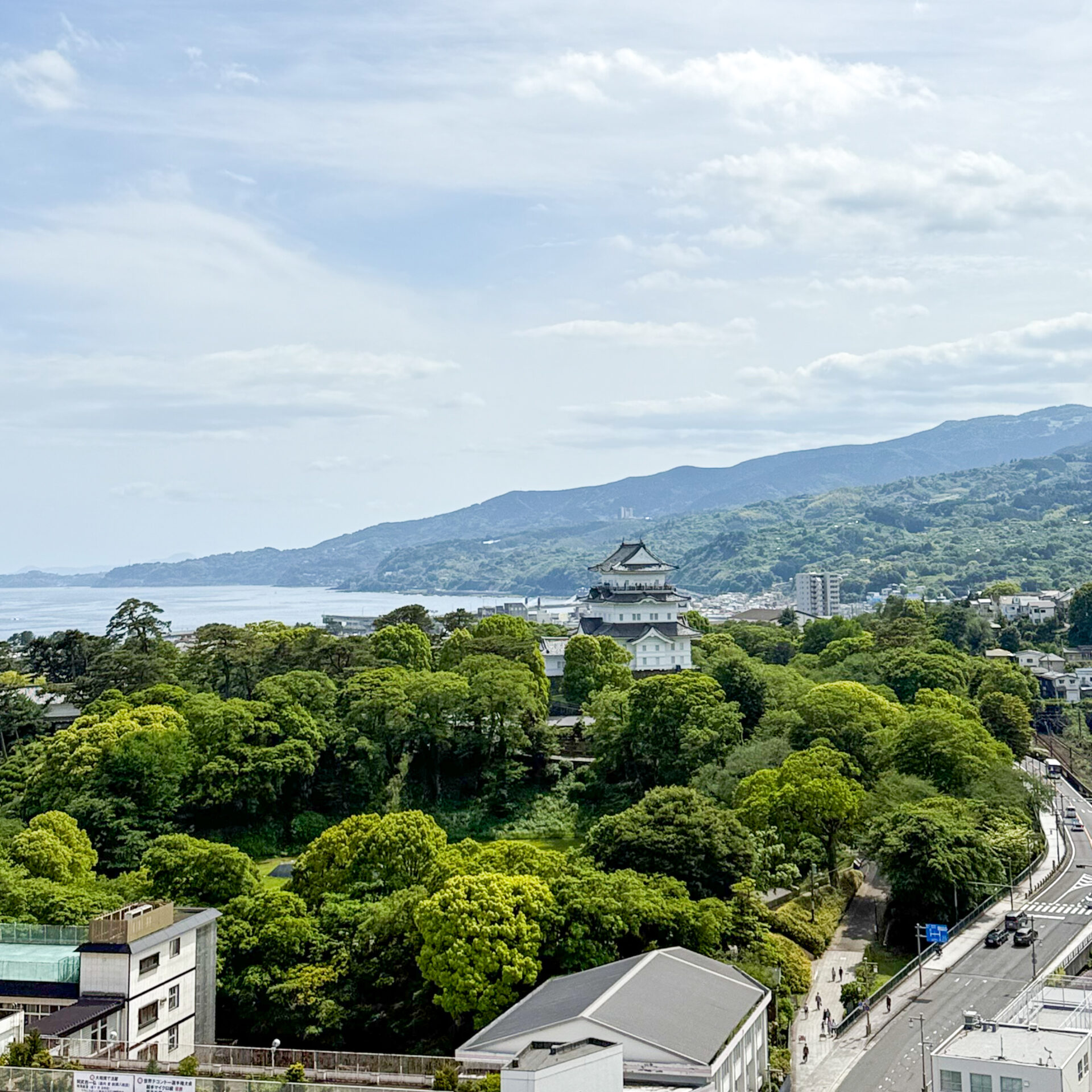 ミナカ小田原から小田原城を望む