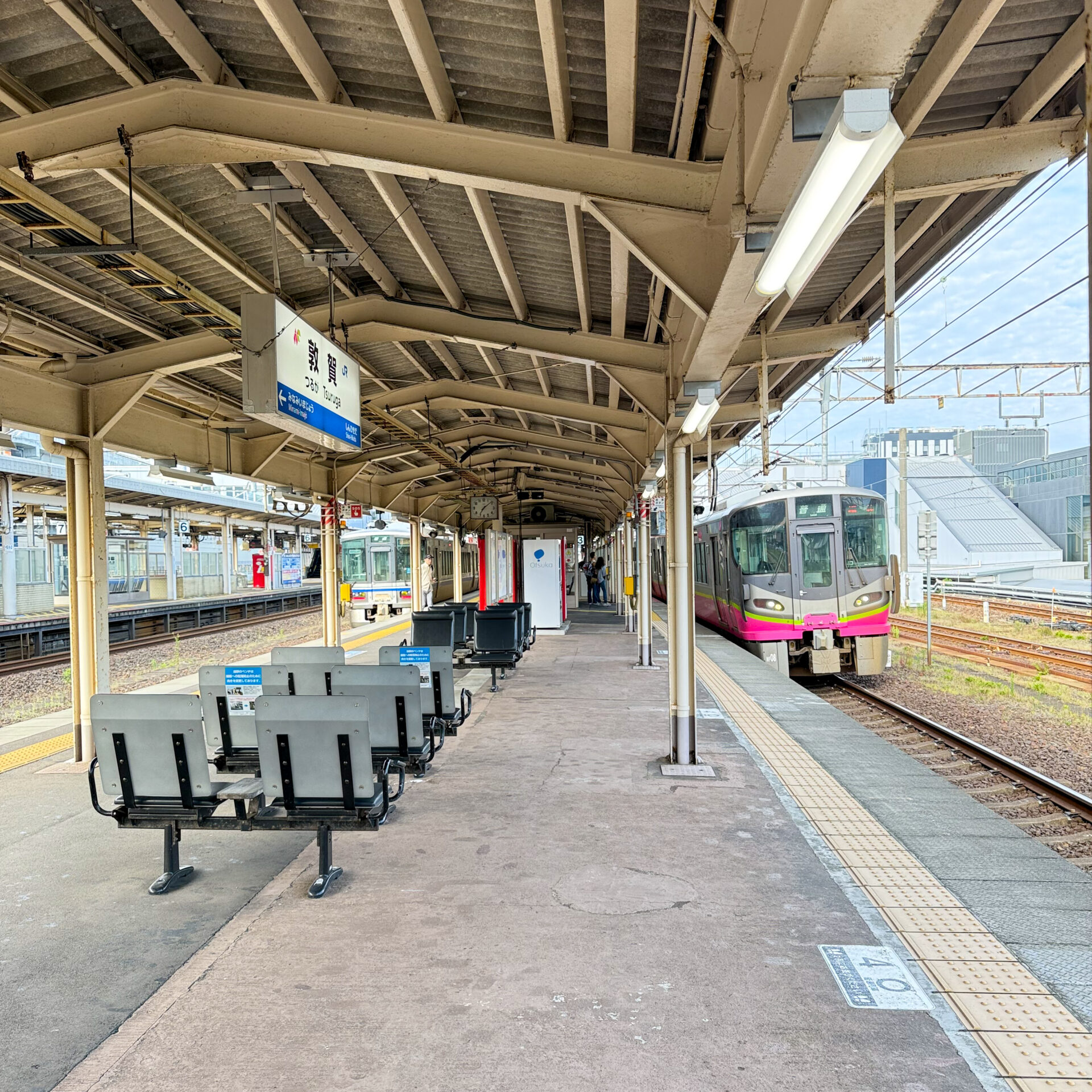 敦賀駅3番線ホーム