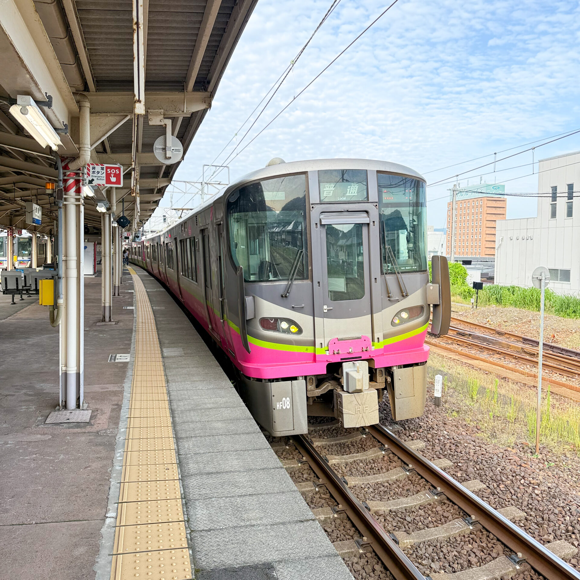 ハピラインふくい普通列車敦賀駅にて