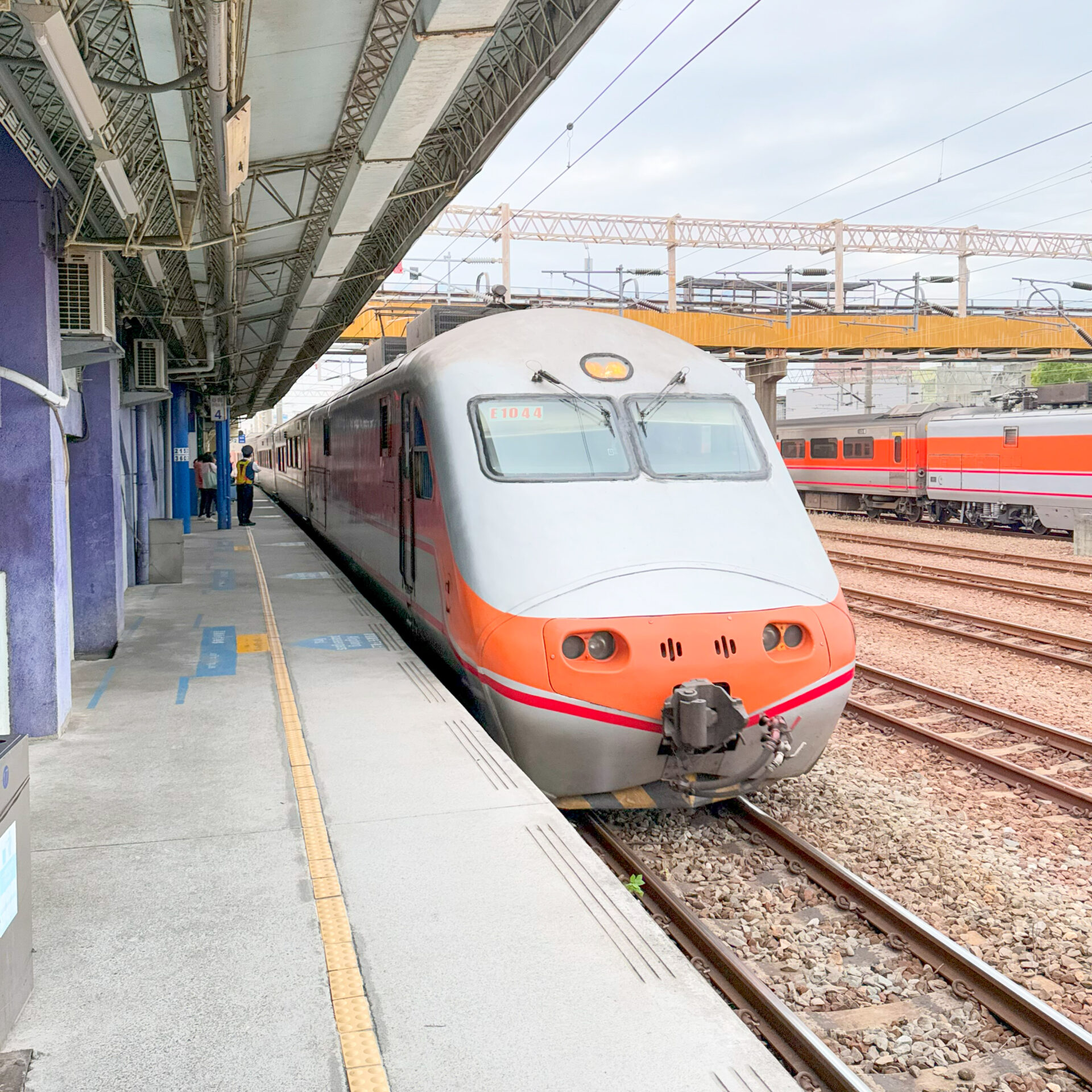 自強号台鐵彰化駅にて