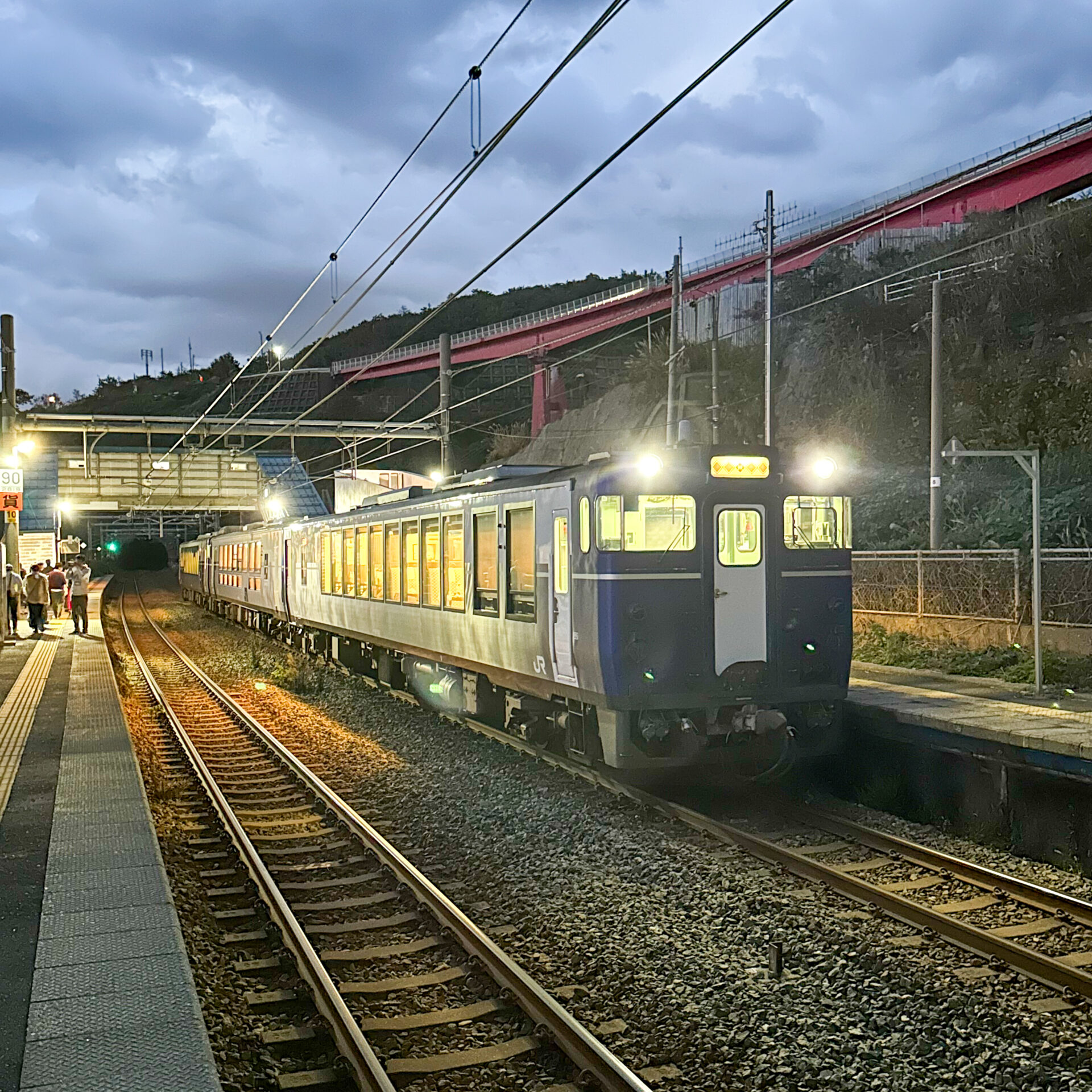 柳都しゅくら号青海川駅にて
