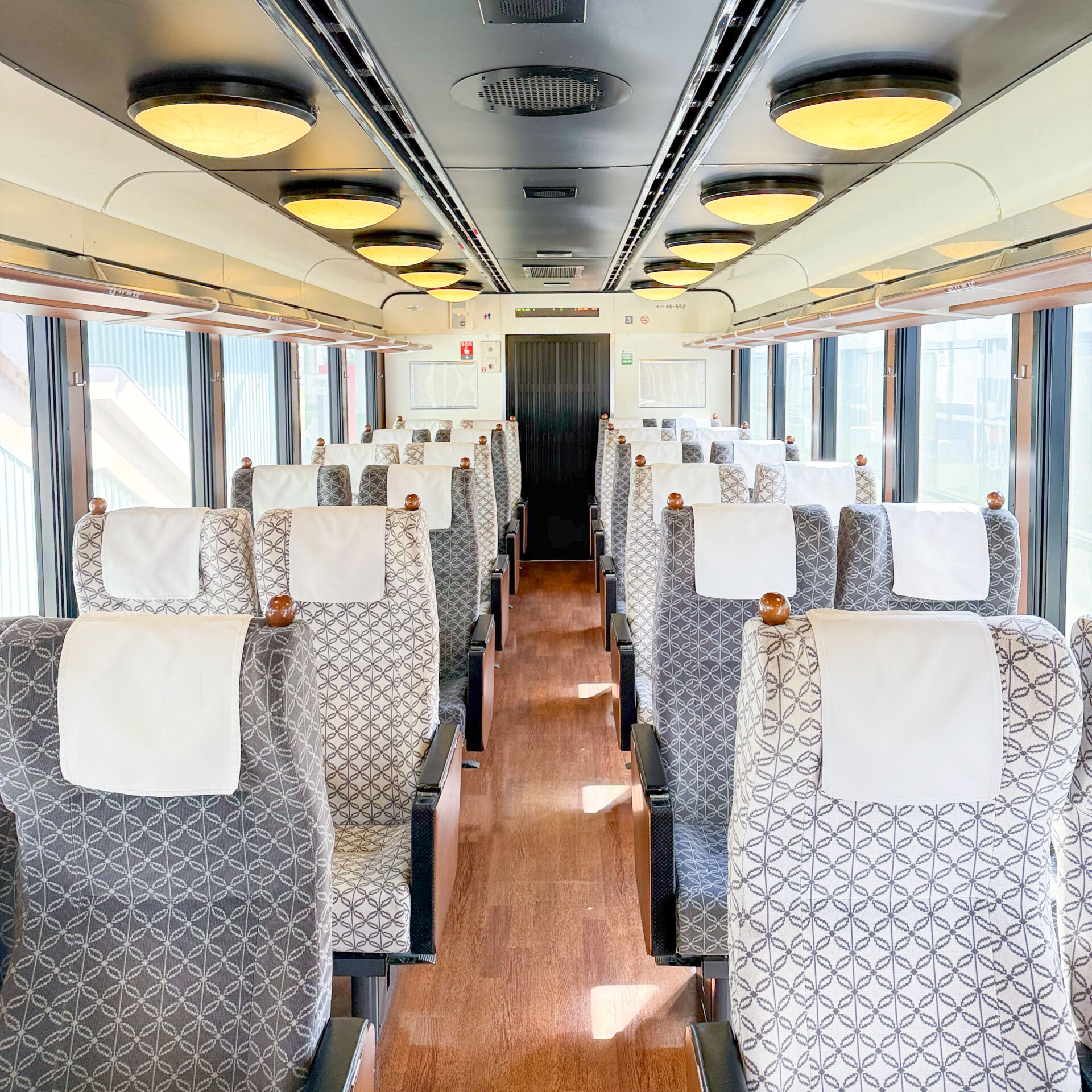 越乃しゅくら3号車車内