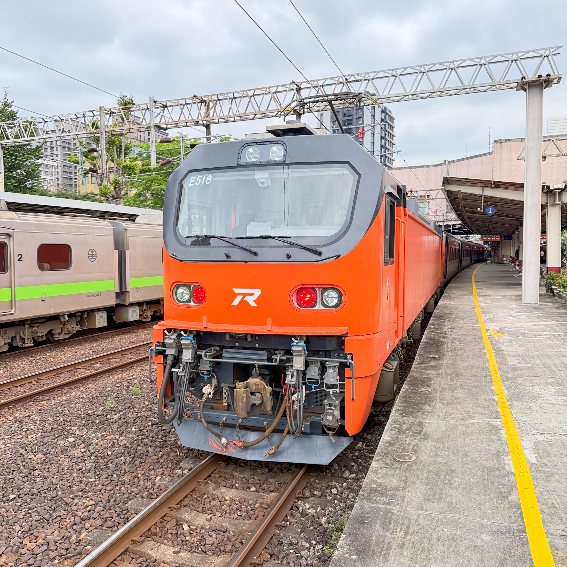 台鐵E500電気機関車