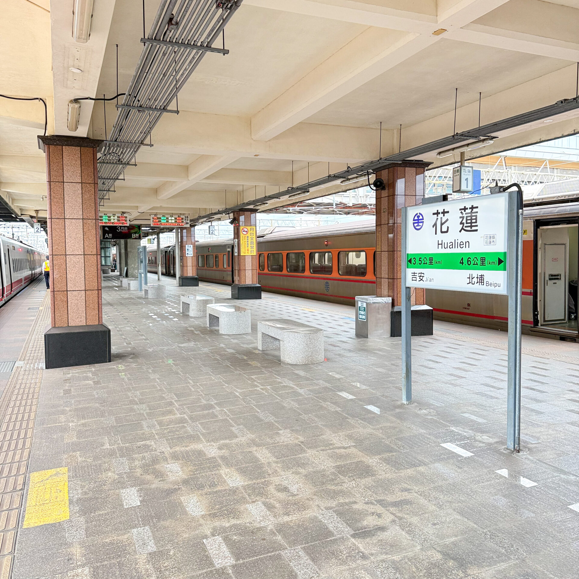 台鐵花蓮駅ホーム