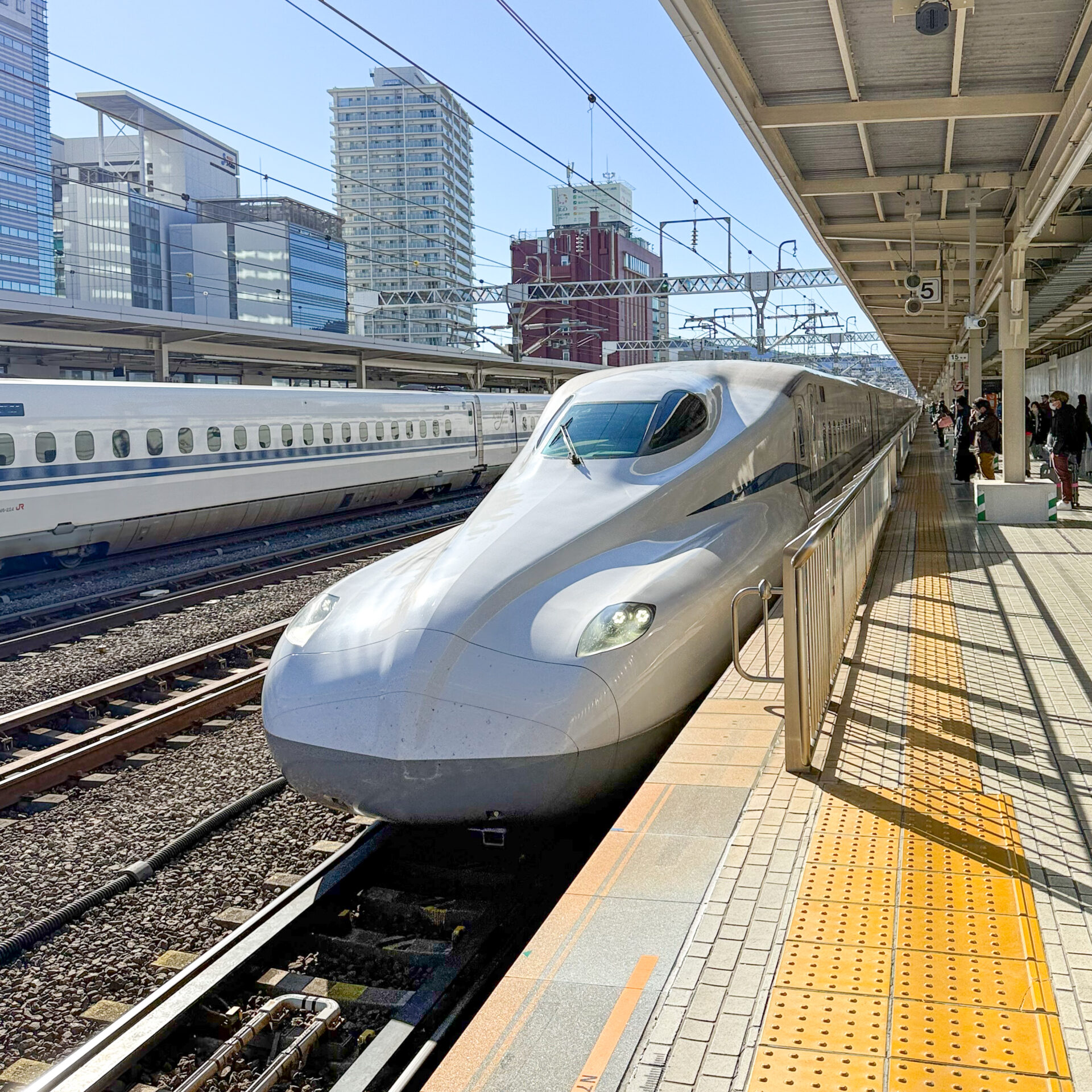 新幹線N700系静岡駅にて