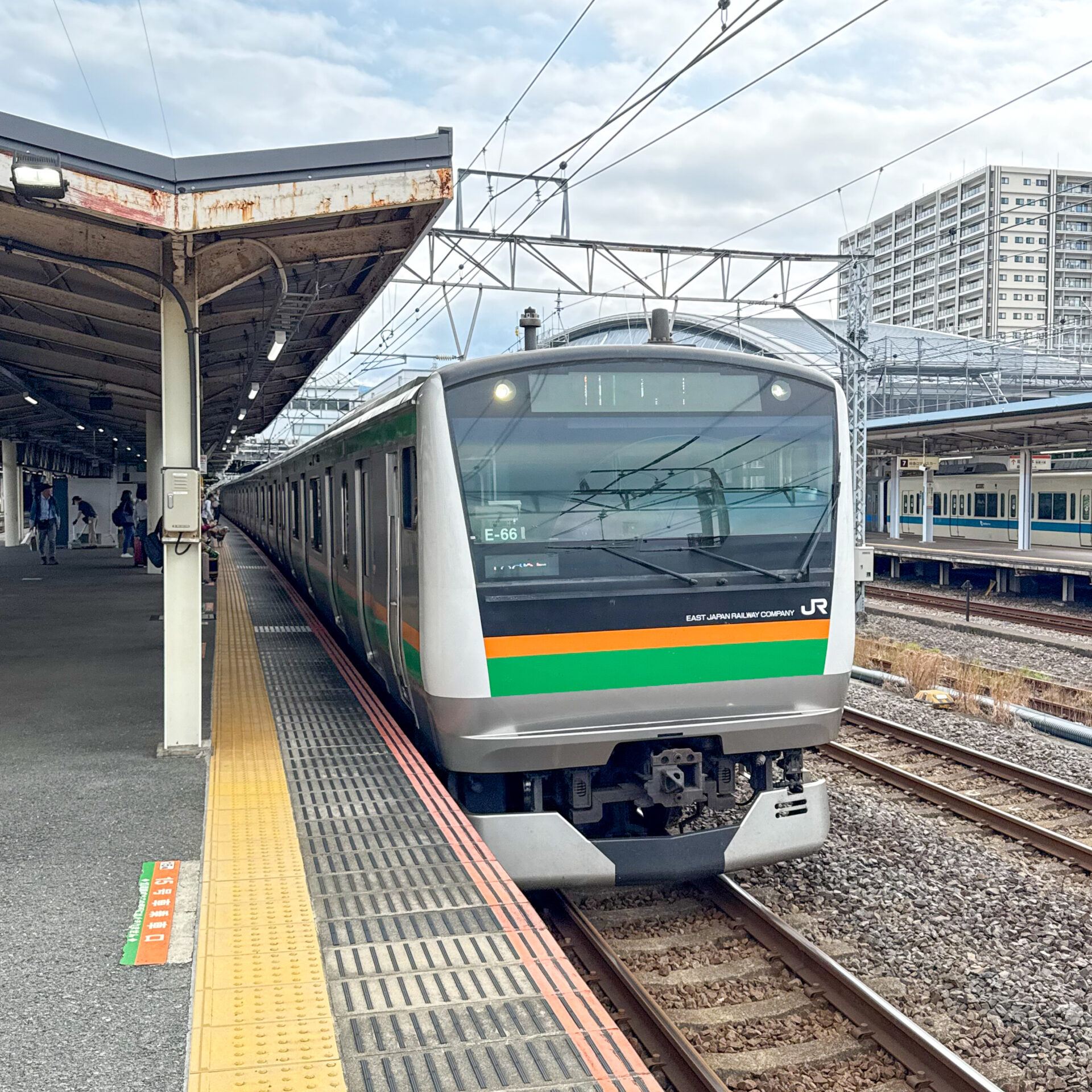 東海道線普通列車小田原駅にて