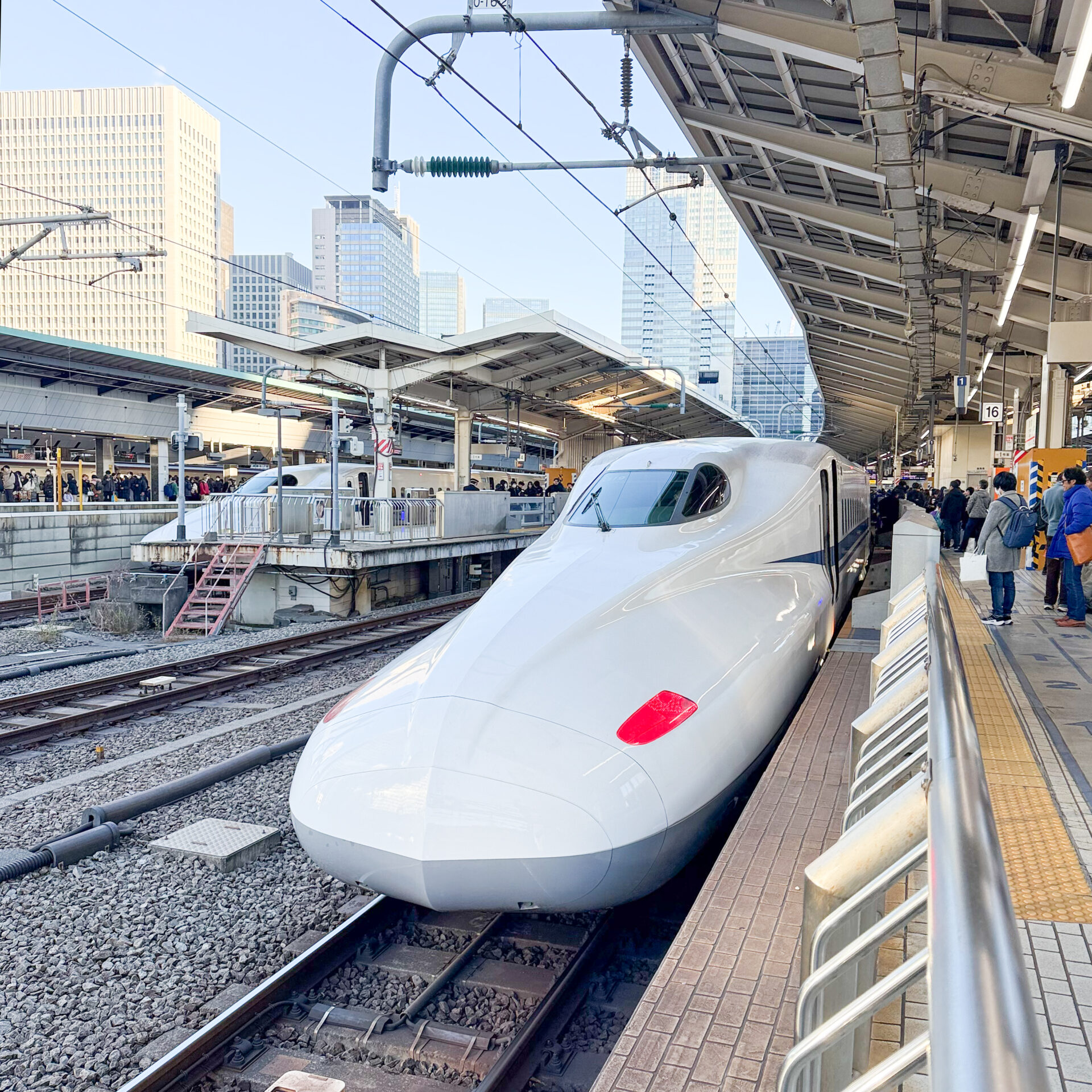 新幹線のぞみ号東京駅にて