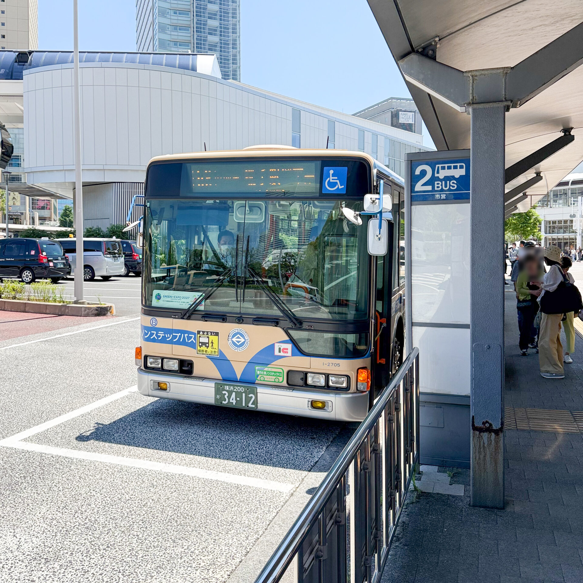 横浜市営バス桜木町駅にて